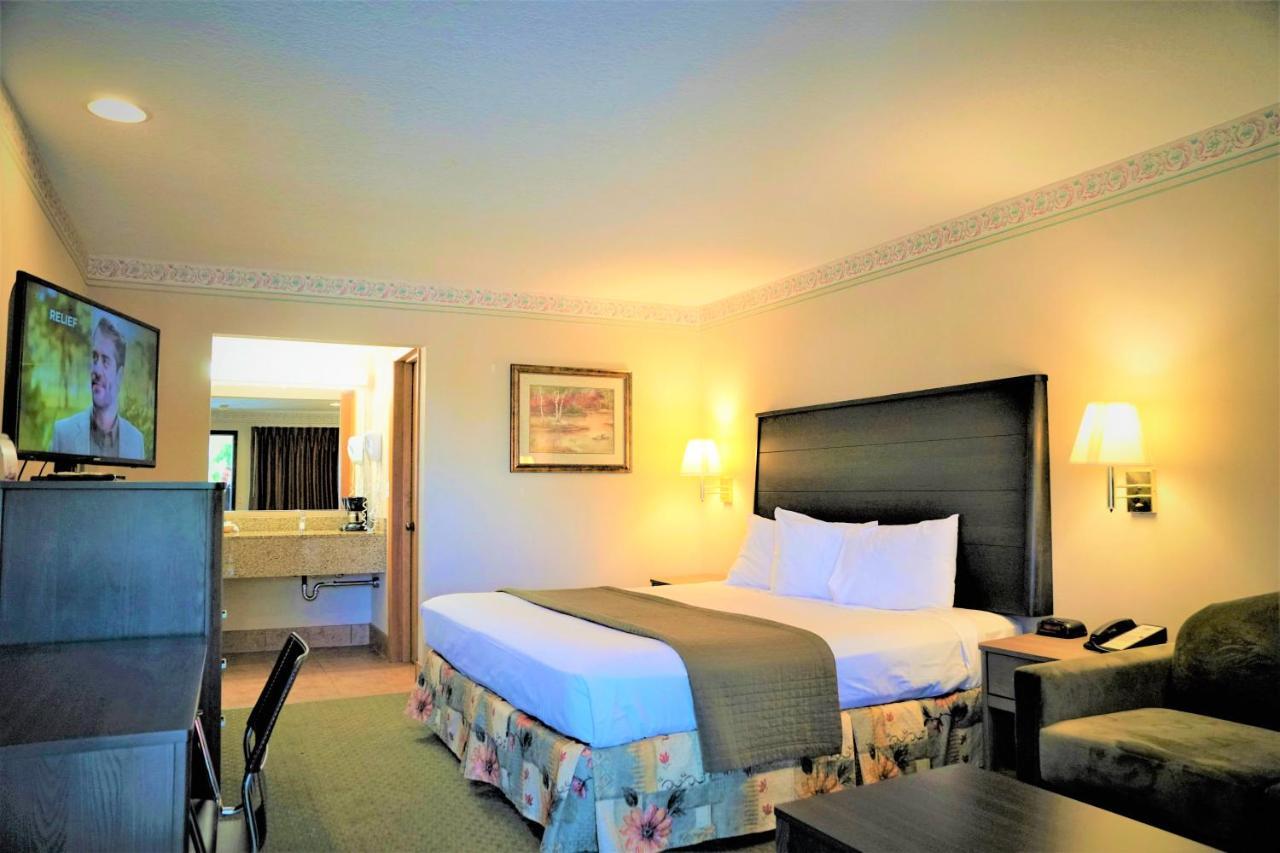 Monmouth College Inn מראה חיצוני תמונה