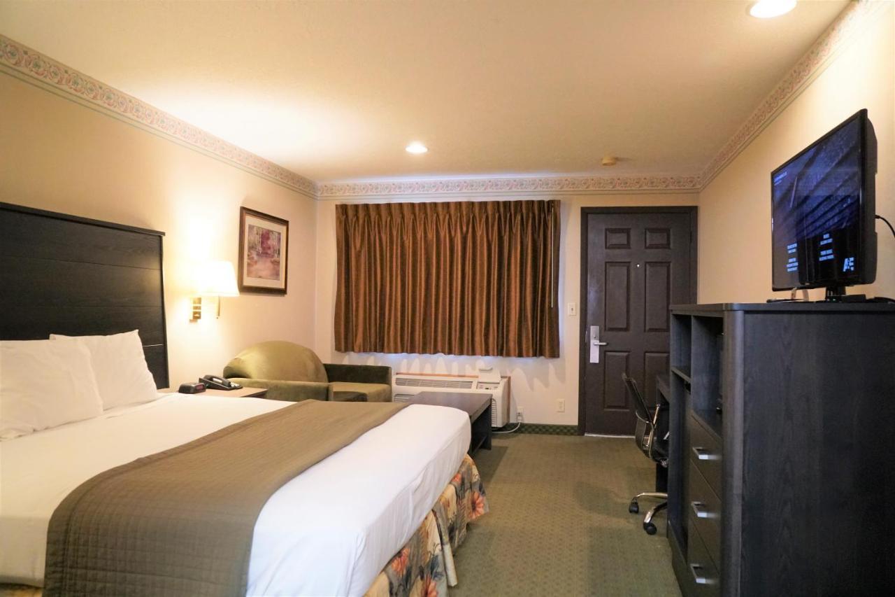 Monmouth College Inn מראה חיצוני תמונה